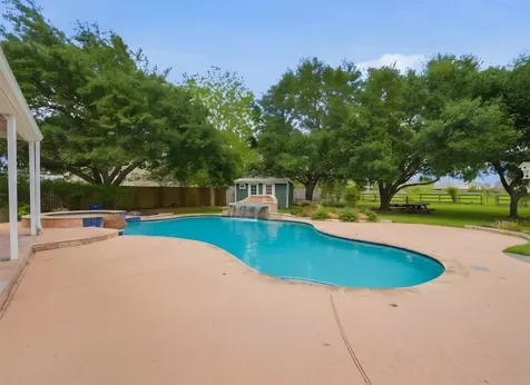 1301 W Viejo Drive Friendswood TX 77546