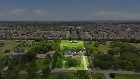 1301 W Viejo Drive Friendswood TX 77546