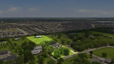 1301 W Viejo Drive Friendswood TX 77546