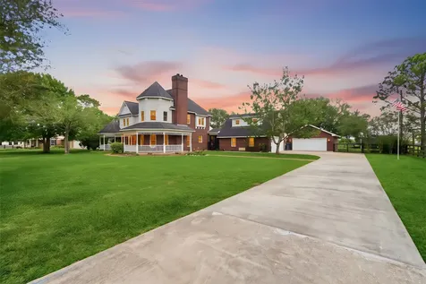 1301 W Viejo Drive Friendswood TX 77546