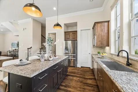 10904 Wrenwood Manor Houston TX 77043
