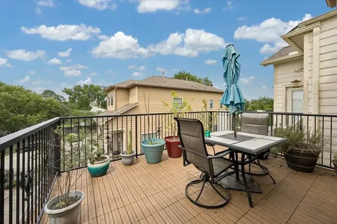 2041 W 14th 1/2 Street Houston TX 77008