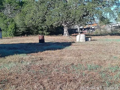 307 E 307e State 543 Street E West Point TX 78963