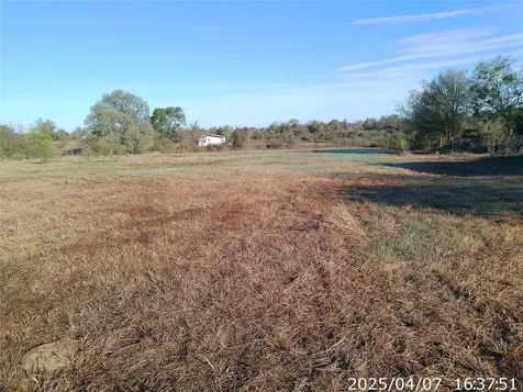 307 E 307e State 543 Street E West Point TX 78963
