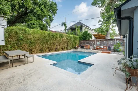 927 Highland Street Houston TX 77009