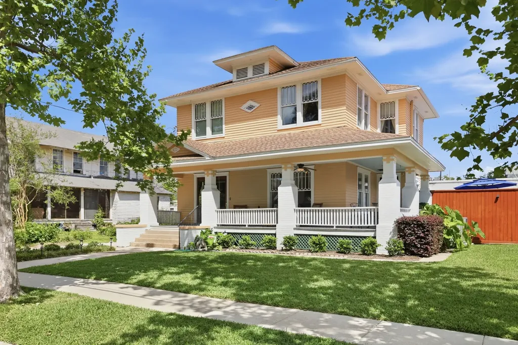 3222 Morrison Street Houston TX 77009