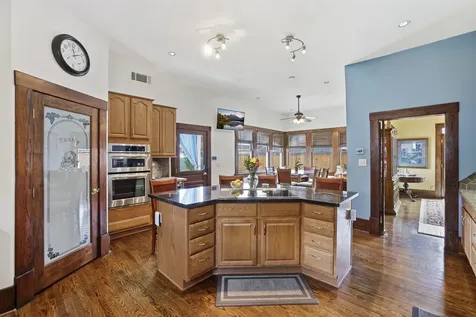 3222 Morrison Street Houston TX 77009