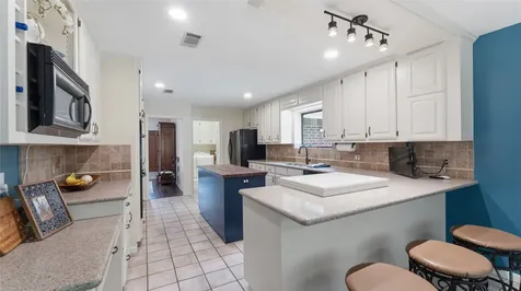 1415 River Oaks Drive Huntsville TX 77340