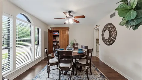 1415 River Oaks Drive Huntsville TX 77340