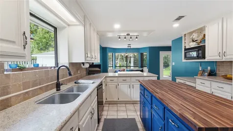1415 River Oaks Drive Huntsville TX 77340