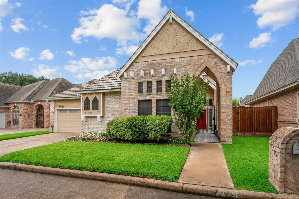 5706 Glen Mist Lane Houston TX 77069