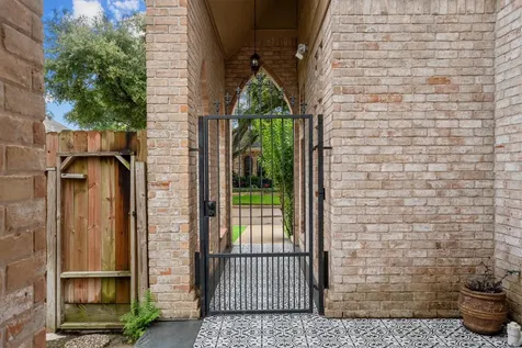 5706 Glen Mist Lane Houston TX 77069