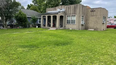 4002 Beggs Street Houston TX 77009