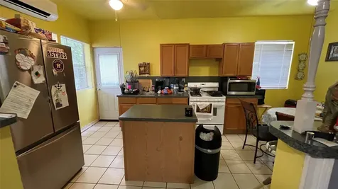4002 Beggs Street Houston TX 77009