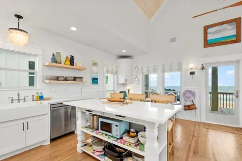 986 Peachtree Gilchrist TX 77617