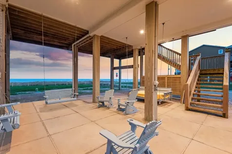 986 Peachtree Gilchrist TX 77617