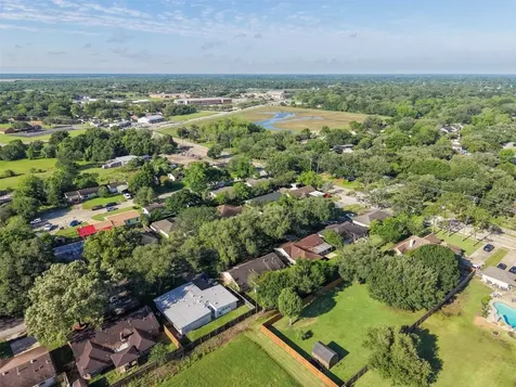 1616 Alta Vista Drive Alvin TX 77511