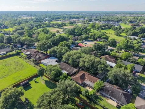 1616 Alta Vista Drive Alvin TX 77511