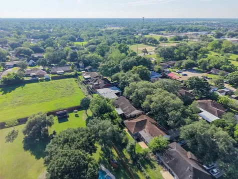 1616 Alta Vista Drive Alvin TX 77511