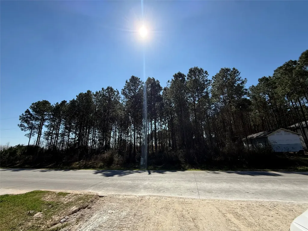 185 County Road 3570 Cleveland TX 77327