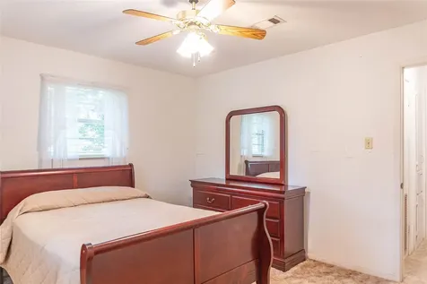 203 Sassafras Village Mills TX 77663