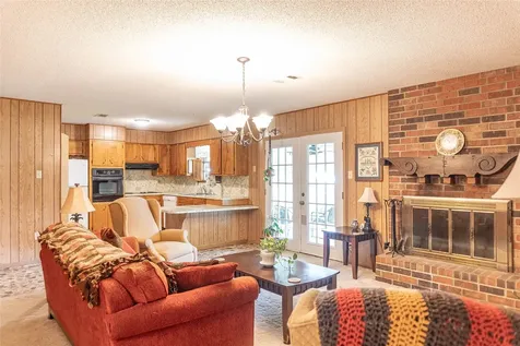 203 Sassafras Village Mills TX 77663