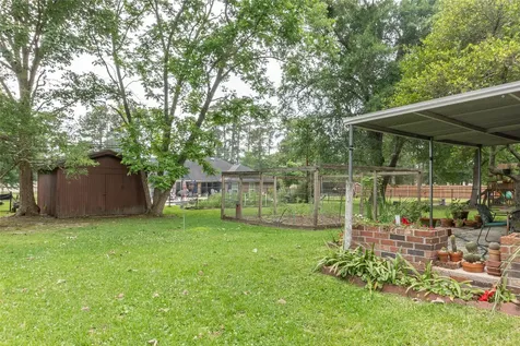 203 Sassafras Village Mills TX 77663