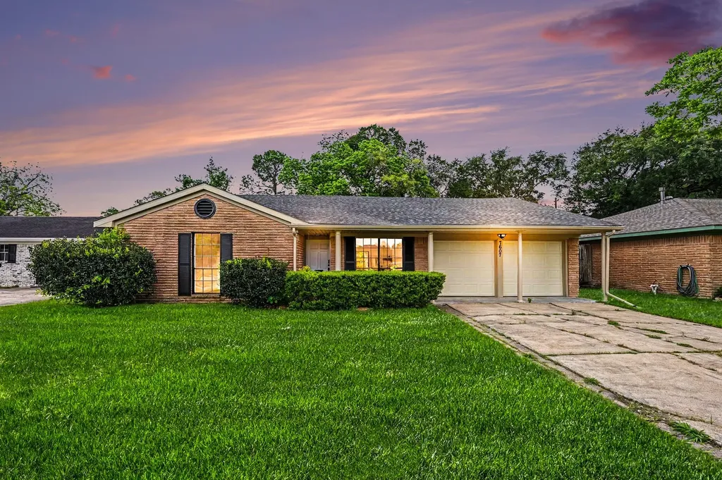 7607 Grape Street Houston TX 77074