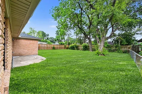 7607 Grape Street Houston TX 77074