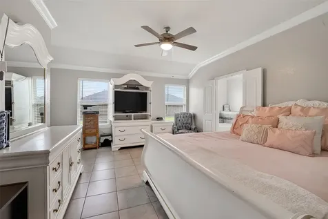 526 Heron Bay Circle La Porte TX 77571
