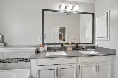 526 Heron Bay Circle La Porte TX 77571
