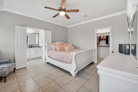 526 Heron Bay Circle La Porte TX 77571