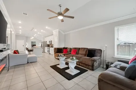 526 Heron Bay Circle La Porte TX 77571