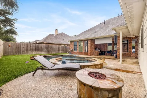 2512 W Ranch Drive Friendswood TX 77546