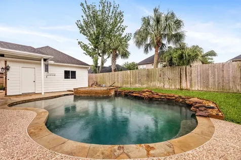 2512 W Ranch Drive Friendswood TX 77546