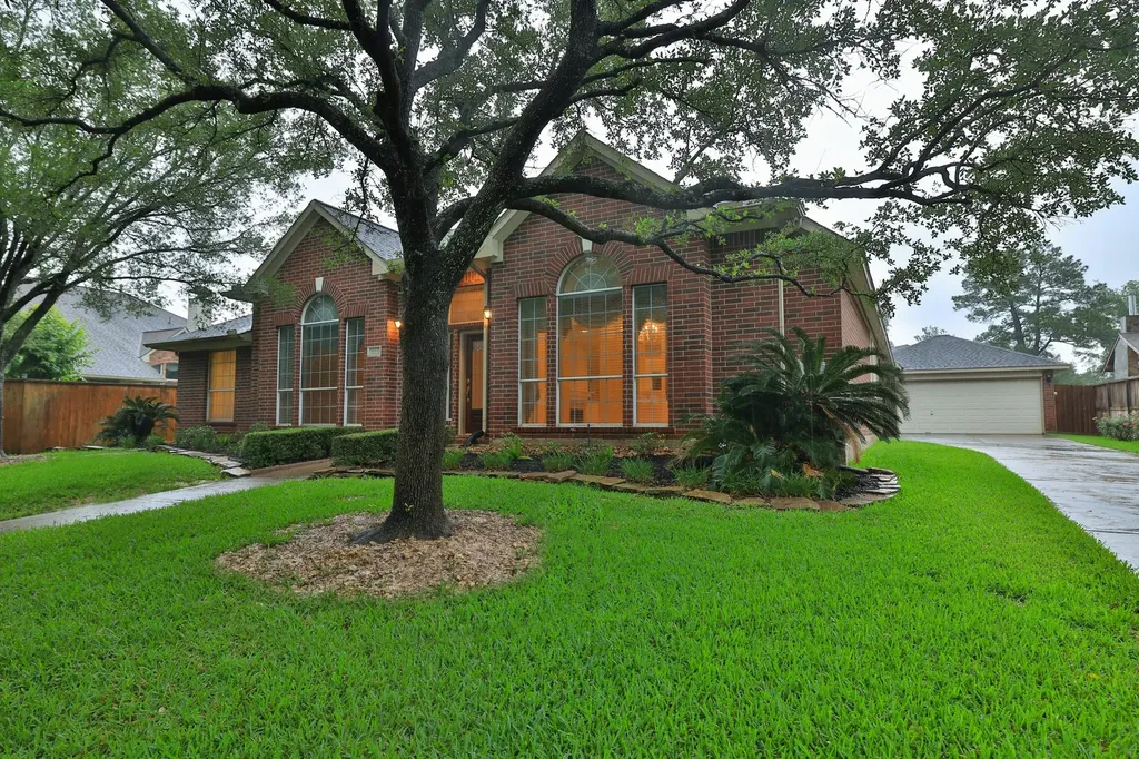 17222 Leeside Drive Tomball TX 77377