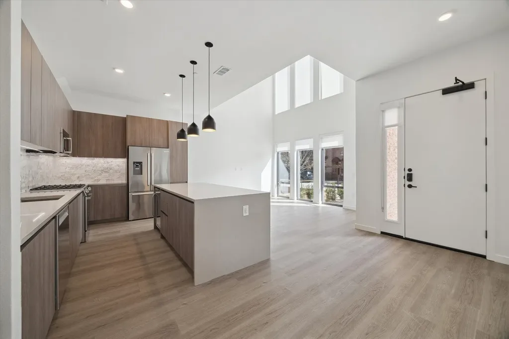 1 Riva Row 165 The Woodlands TX 77380