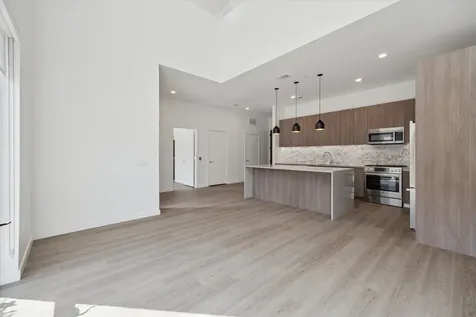 1 Riva Row 165 The Woodlands TX 77380