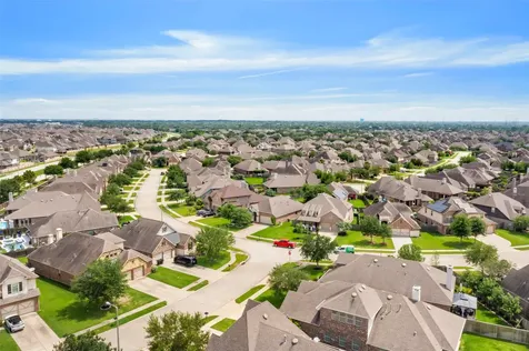 739 Mayhill Ridge Lane League City TX 77573
