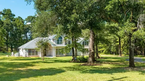 10514 Crestwater Circle Magnolia TX 77354