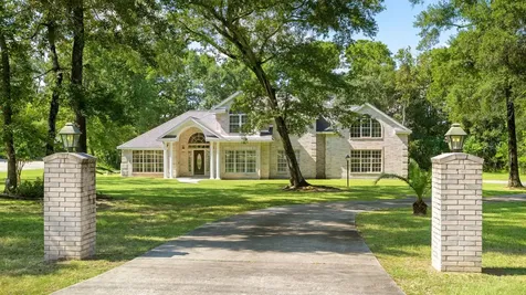 10514 Crestwater Circle Magnolia TX 77354