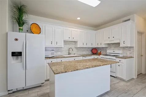 2060 Glencove Drive Seabrook TX 77586