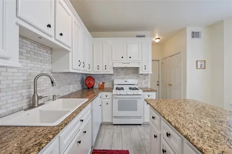 2060 Glencove Drive Seabrook TX 77586