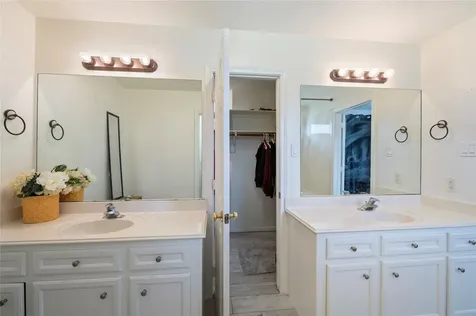 2060 Glencove Drive Seabrook TX 77586