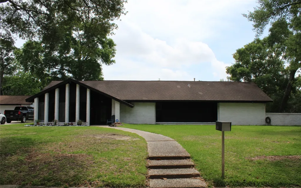 204 Southwood Circle Baytown TX 77520