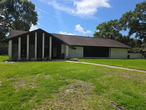 204 Southwood Circle Baytown TX 77520