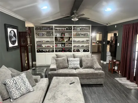204 Southwood Circle Baytown TX 77520