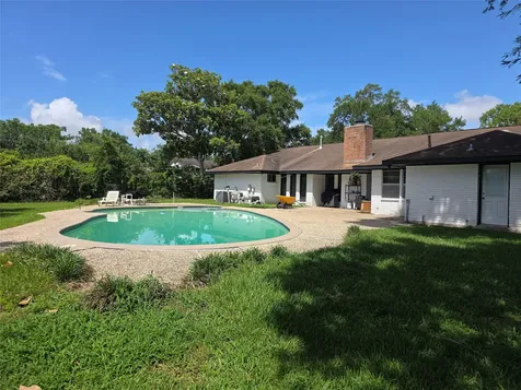 204 Southwood Circle Baytown TX 77520