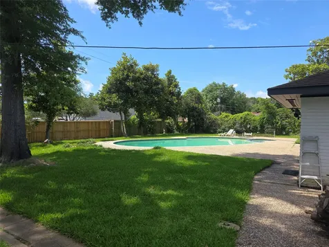 204 Southwood Circle Baytown TX 77520