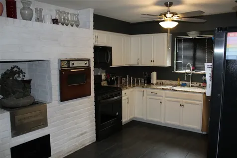 204 Southwood Circle Baytown TX 77520